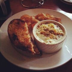 Hopleaf's CBJ sandwich plus mac and cheese - click to view - mousewheel to zoom